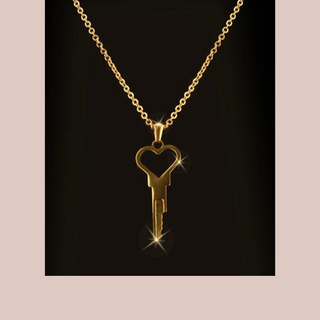 The beautiful key will look beautiful when worn and will stand out.