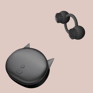 An image of the vibrating cock ring and the remote control