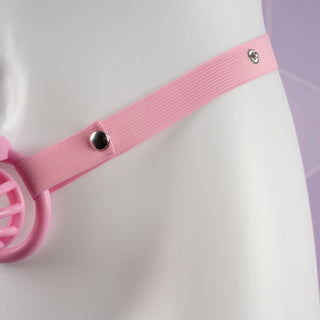 A close up showing the two optional popper lengths that allow the belt size to be adjusted.