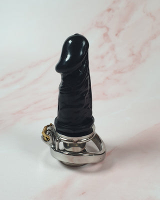 The Flat Gatling Thruster C fully assembled with a black dildo fitted.