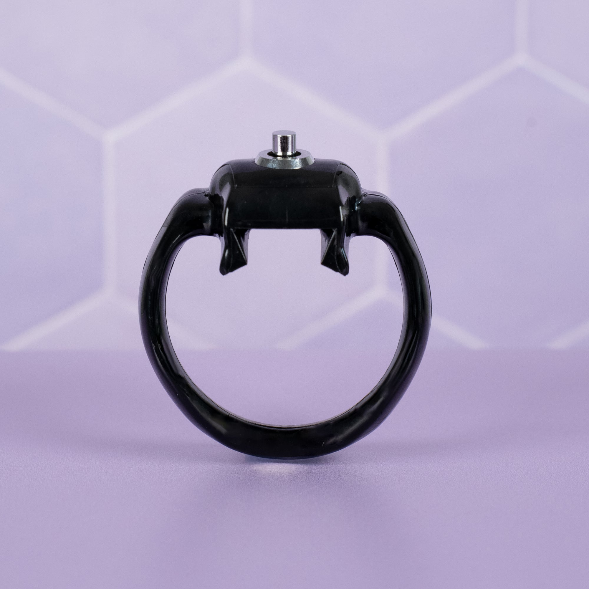 The HT V5 individual base ring in black, you can see the press lock on the top.