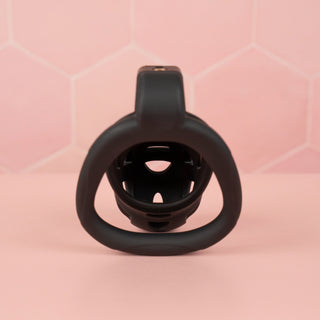 A rear view of the Jesun in black.