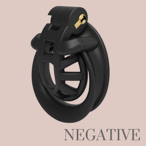 The Mamba Nub Micro Negative, you can see that there is very little distance between the cage and base ring, this cage is shown with an integral lock in place.