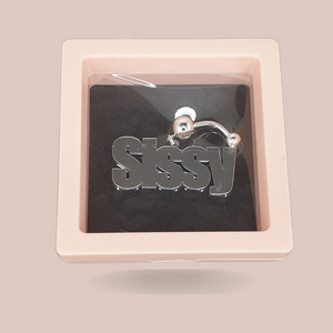A picture of the Sissy navel piercing in its protective box.