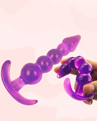 An angled view of the beaded butt plug, the image on the right shows how easy to move the plug is.