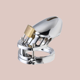 An alternate view of the 600HOC cock cage, fully assembled with the padlock in place.