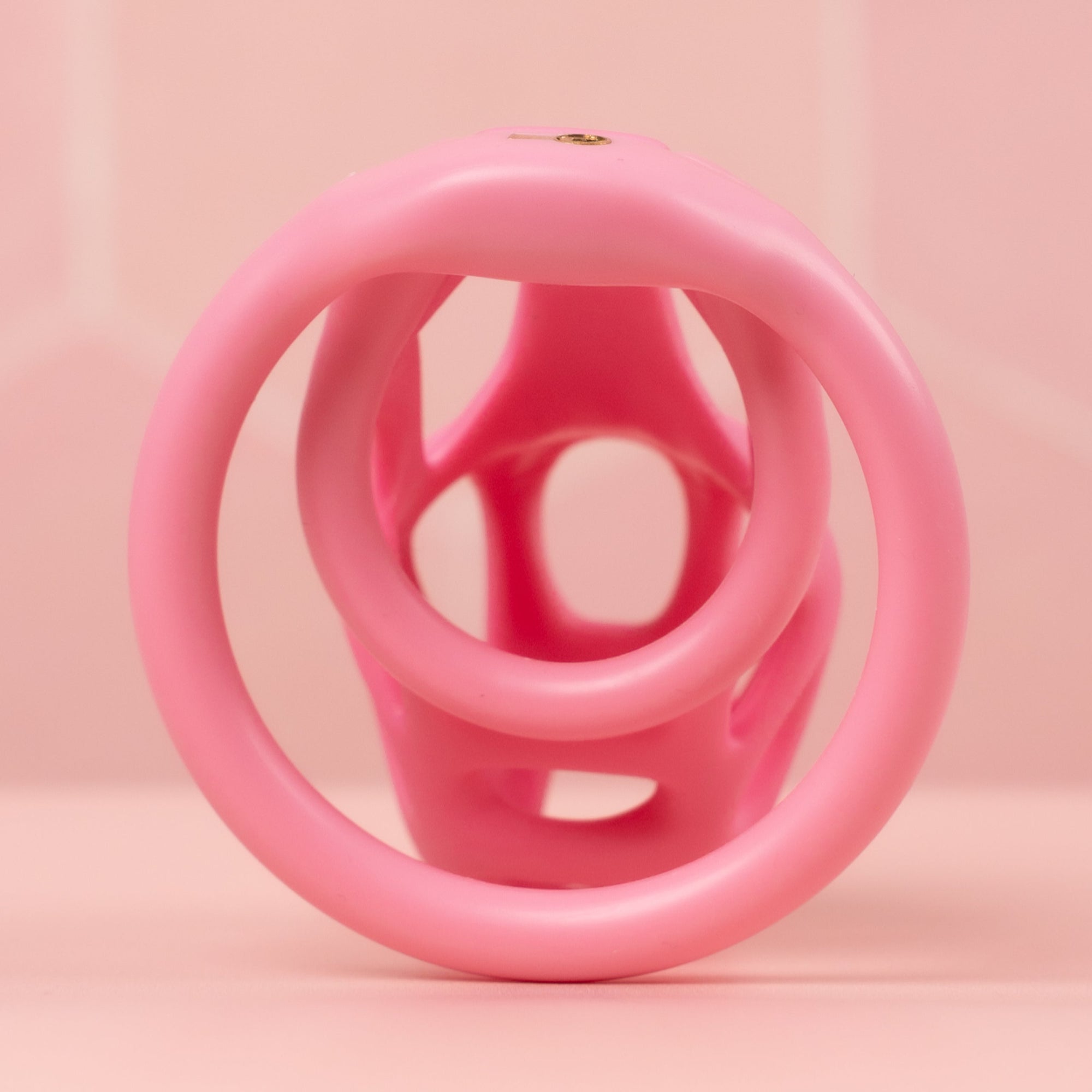 The Cobar QOG shown fully assembled from the rear, u can see how the cage will slide onto your body.