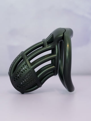 A side view of the black Detained V2, the angled base ring can be seen.