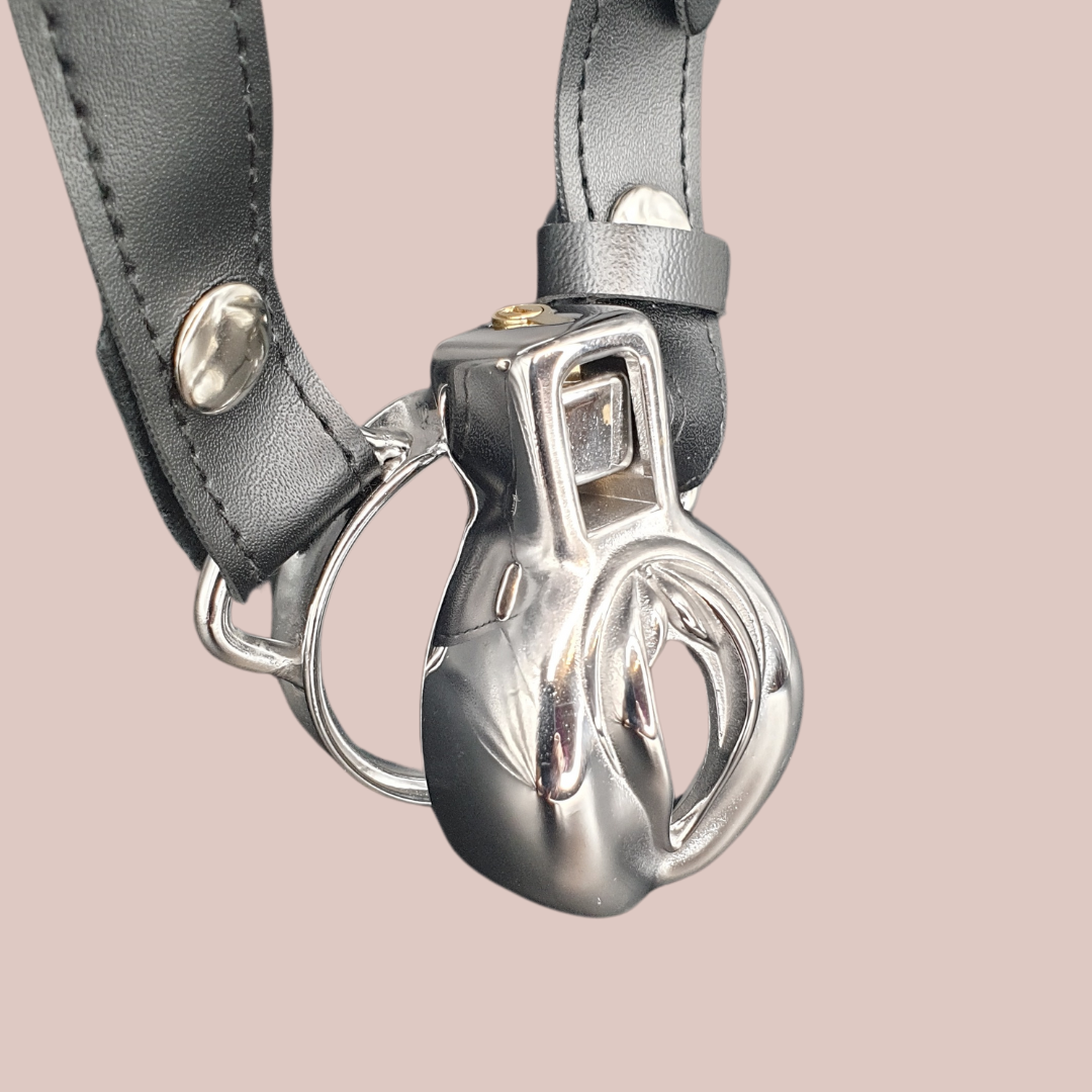 An angled view of The Pussy Steel, it is shown hanging from the belt.