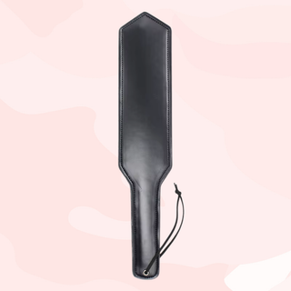 A front on full view of the paddle, the smooth sleek design can be clearly seen.